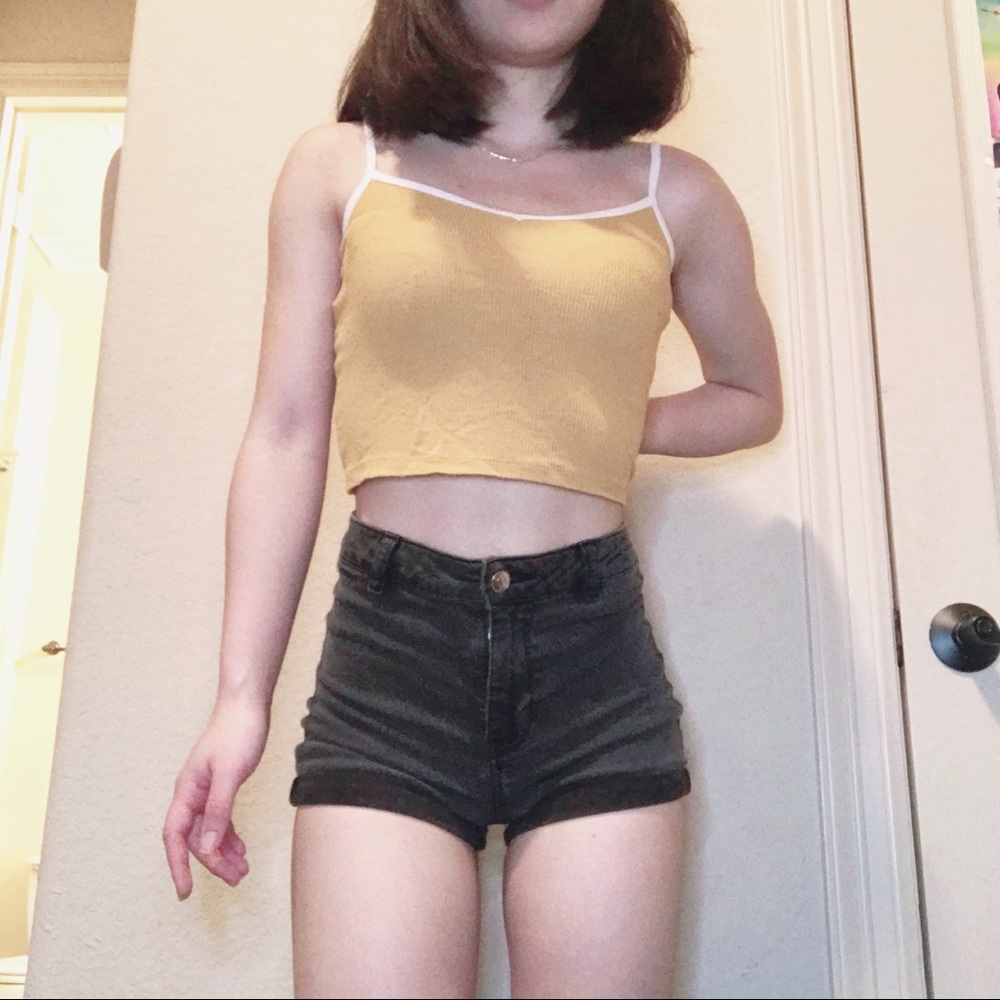90’s mustard crop top
